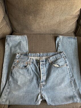 Levi’s Light Blue Men’s Classic Denim Jeans 501 Button Fly